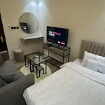 استديو راقي وجميل وموقع مميز